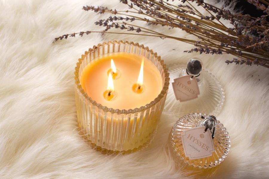 The Art of Candle Making: Infuse Your Home with Essential Oils